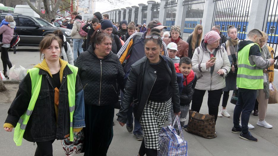 ODESSA, UKRAINE - APRIL 16: Refugees from Mykolaiv and nearby regions arrive during their evacuation at the railway station in Odessa, Ukraine, on April 16, 2022. (Photo by Vladimir Shtanko/Anadolu Agency via Getty Images)