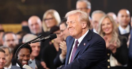 Trump ogłasza krajowy stan awaryjny. "Będziemy wiercić"
