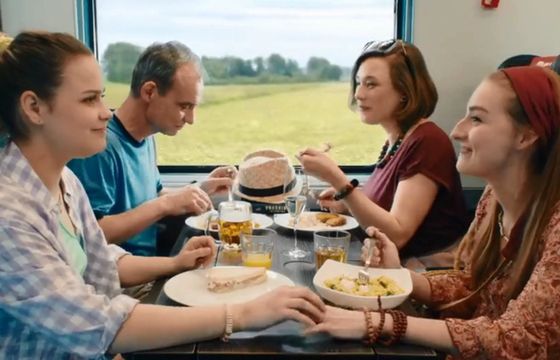 Czeskie koleje pokazują w spocie parę jednopłciową