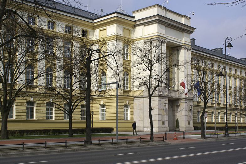 W kancelarii premiera ponad połowa osób zatrudnionych ma wysokie stanowiska