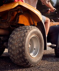 9-latka wiozła quadem pijanego ojca