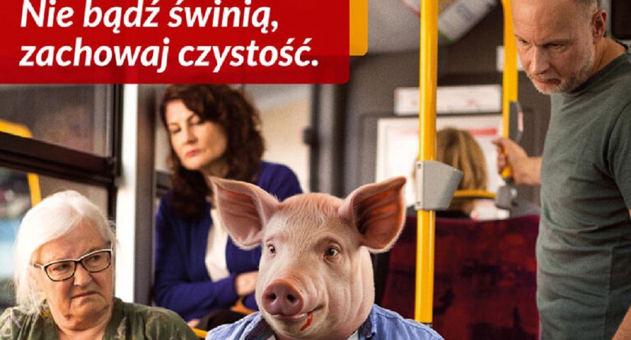 W Warszawie pasażerowie jak świnie? Znikają krytykowane reklamy