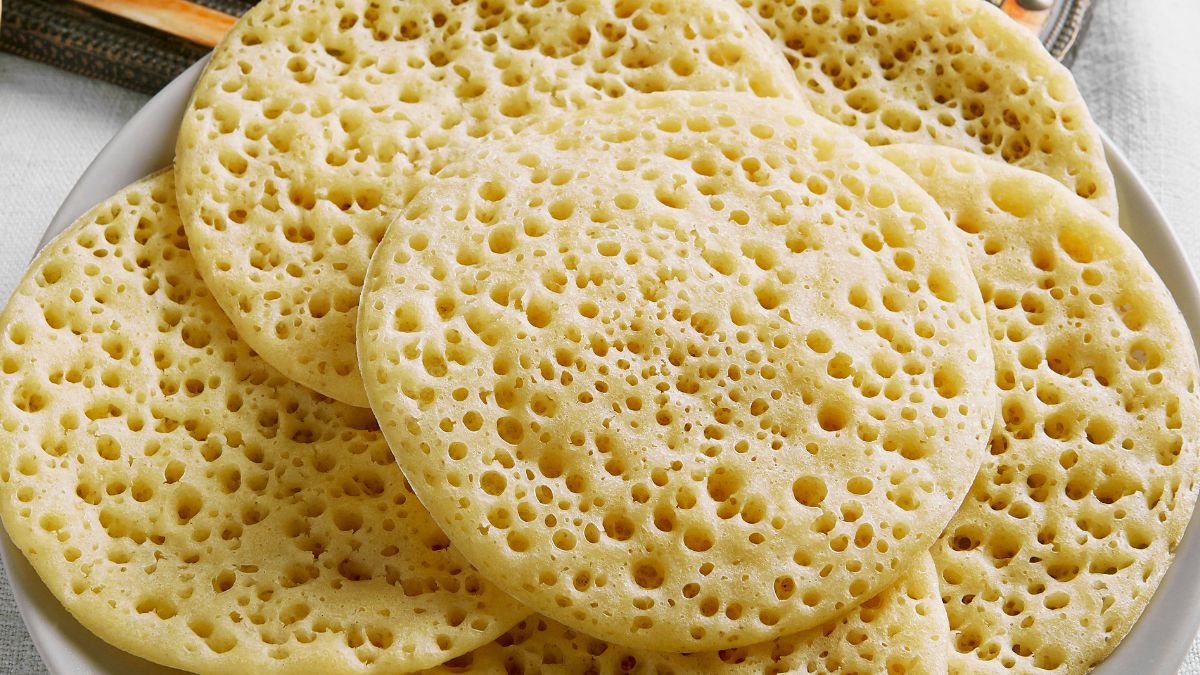 Marokańskie naleśniki są pełne maleńskich dziurek