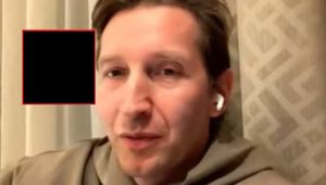 Rozmawiał z Borkiem. Nagle czarny ekran. Padło: "alarm bombowy"