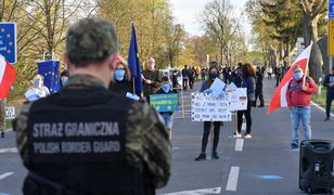 Psycholog społeczny: "Koronawirus jeszcze bardziej nas podzieli. W czasach kryzysu zaczynamy się bać innych" [WYWIAD]