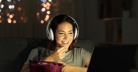 Filmy, które warto obejrzeć w zimowe wieczory. Intrygująca i wciągająca rozrywka dla każdego
