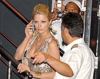 Paris Hilton: "Nienawidzę, kiedy mnie dotykają!"