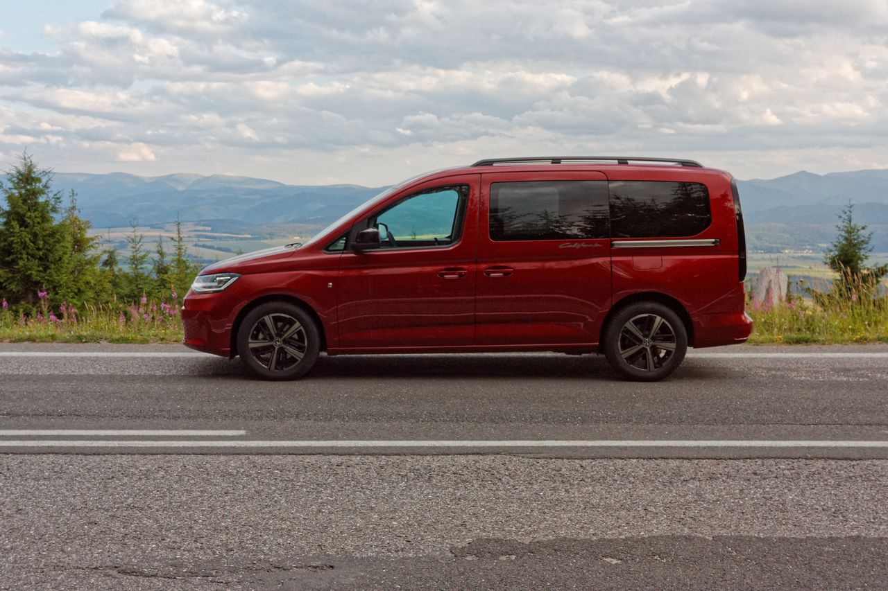 Z dwulitrowym dieslem o mocy 122 KM auto okazało się wystarczająco żwawe