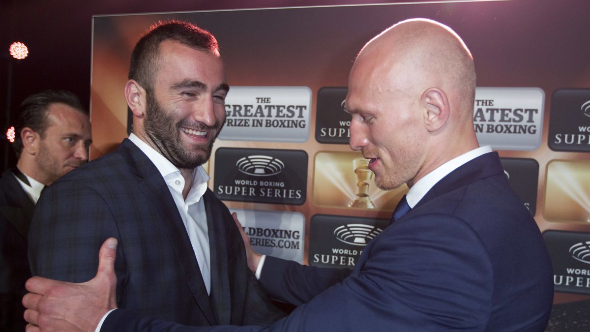 PAP/EPA / Murat Gassijew [L] i Krzysztof Włodarczyk [P] podczas konferencji prasowej 