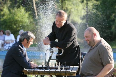 Kadr z serialu 'Ojciec Mateusz'