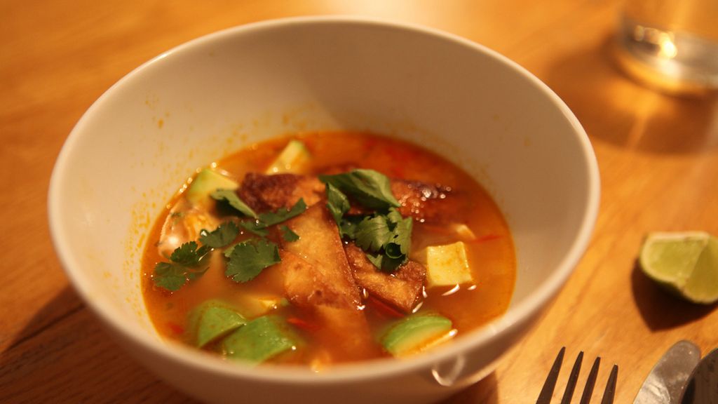 Mięso z kurczęcia w puszce w bulionie