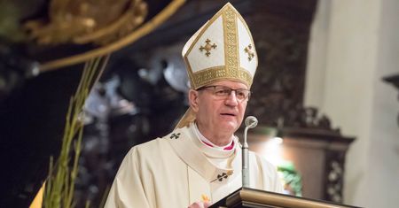 Czarne chmury nad szefem Episkopatu. Dostał wymowny list