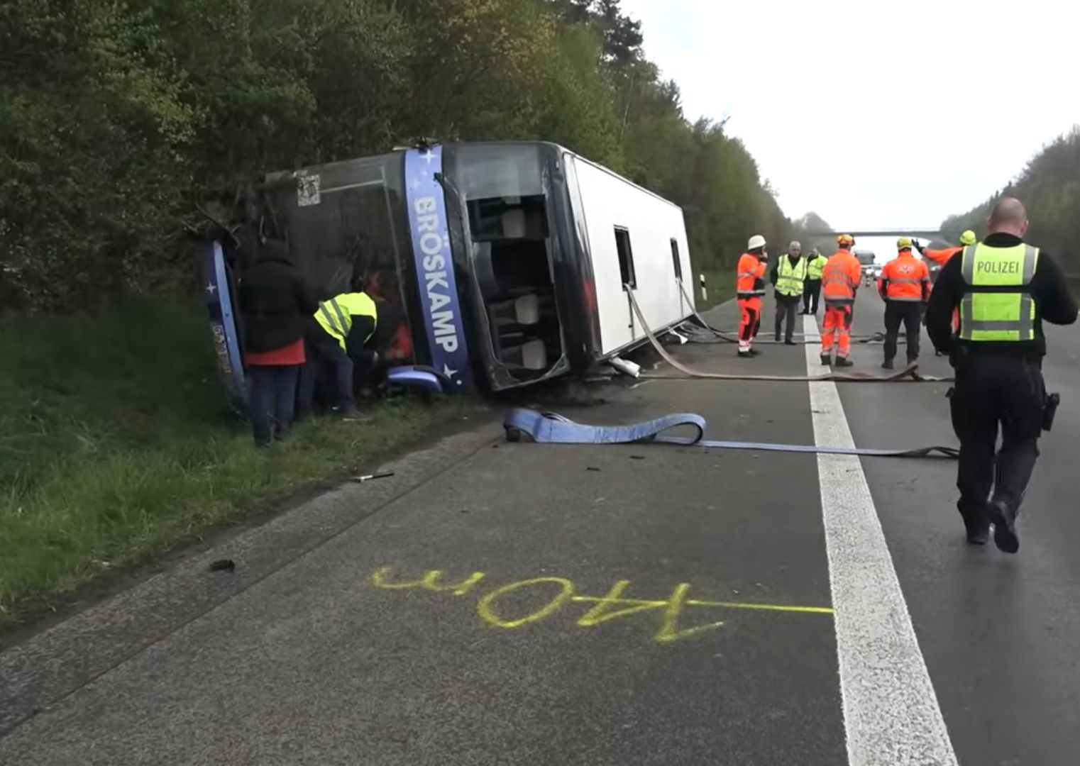 Wypadek autokaru w Niemczech. Rannych 27 dzieci