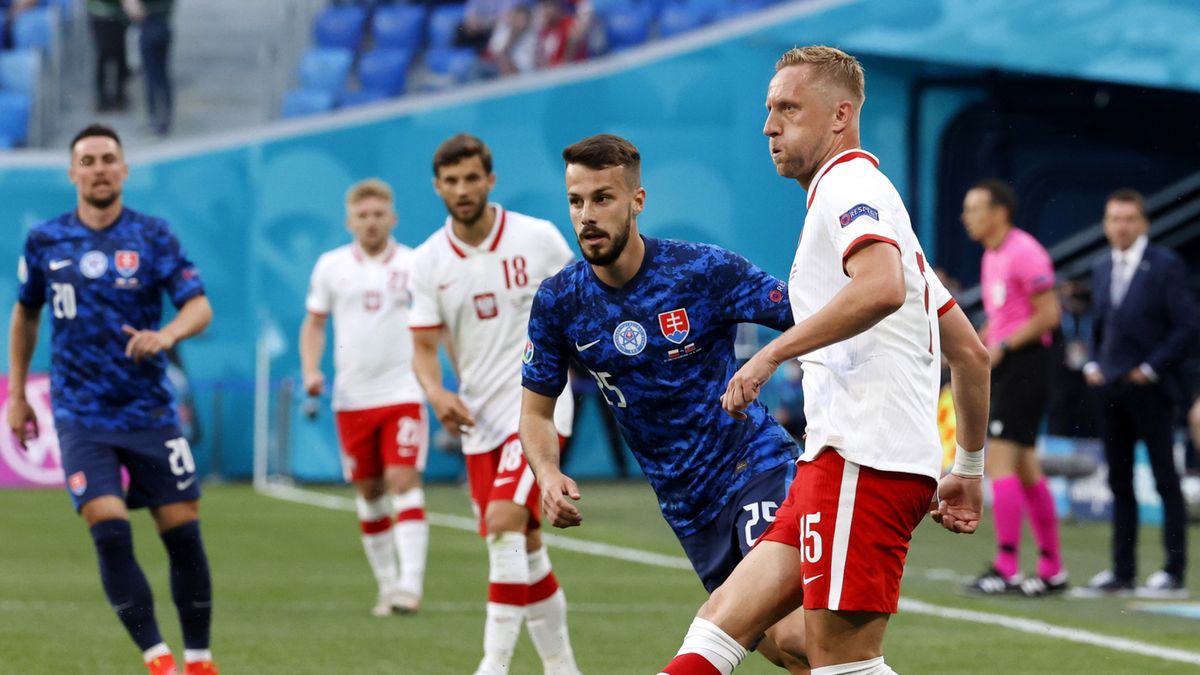 PAP/EPA / Anatoly Maltsev / Na zdjęciu: Kamil Glik (przy piłce)