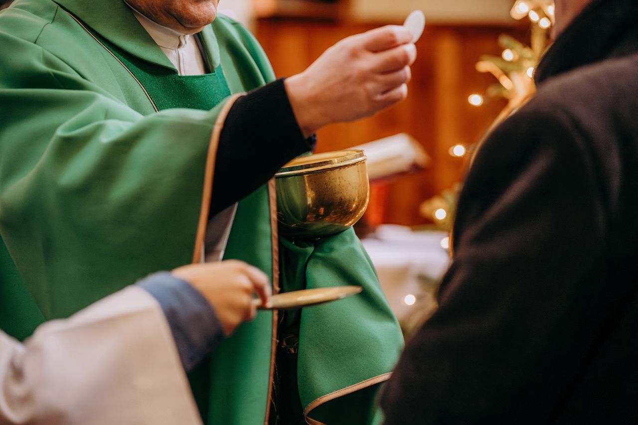 Komunia bez spowiedzi? Arcybiskup postawił sprawę jasno