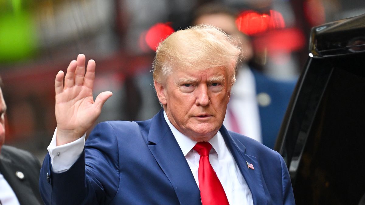 NEW YORK, NEW YORK - AUGUST 10:  Former U.S. President Donald Trump leaves Trump Tower to meet with New York Attorney General Letitia James for a civil investigation on August 10, 2022 in New York City.  (Photo by James Devaney/GC Images)