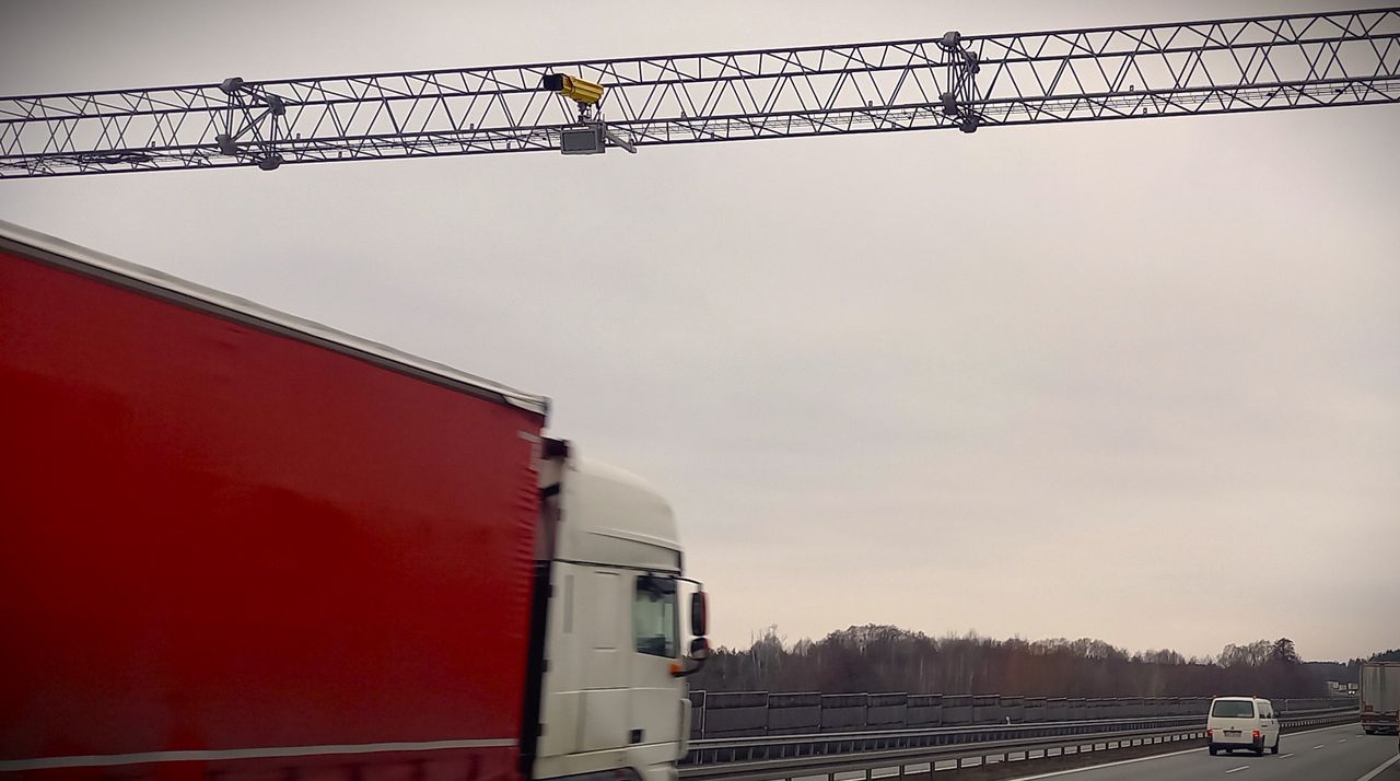 Siepacz mandatów już działa. Kierowcy "wpadają" średnio co 7 minut