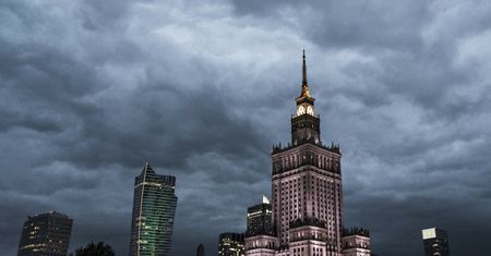 Ciemne chmury na gospodarczej mapie pogody. Niepokojąca prognoza dla Polski