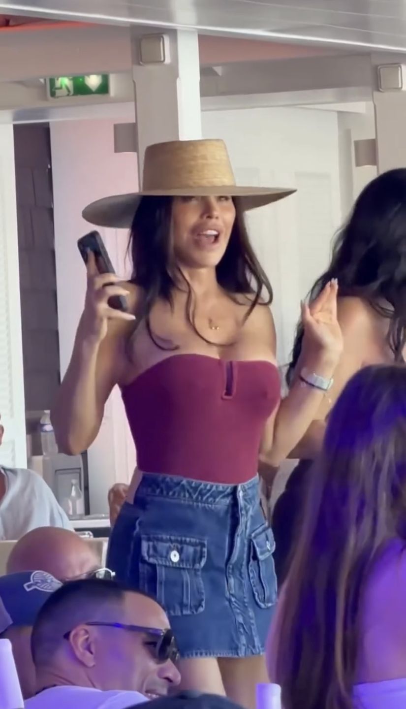 Lauren Sanchez bawi się w St. Barts