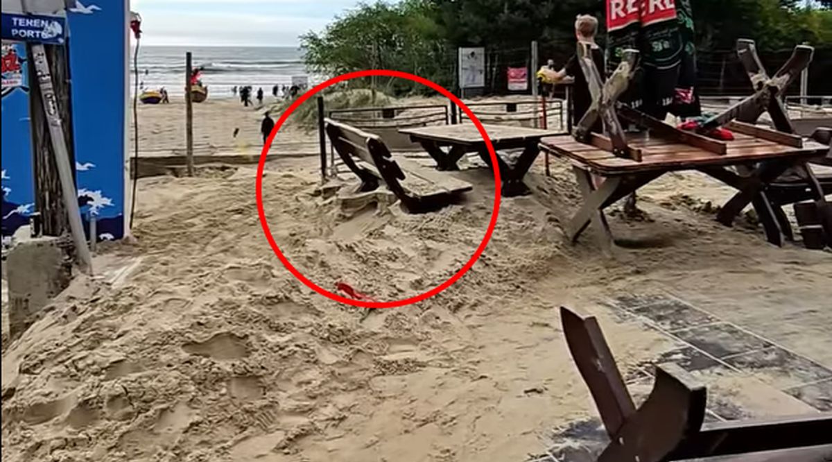 Wideo znad Bałtyku. Bar pod tonami piasku