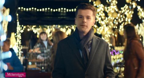 Radek Kotarski prezentuje możliwości aplikacji mobilnej Banku Millennium