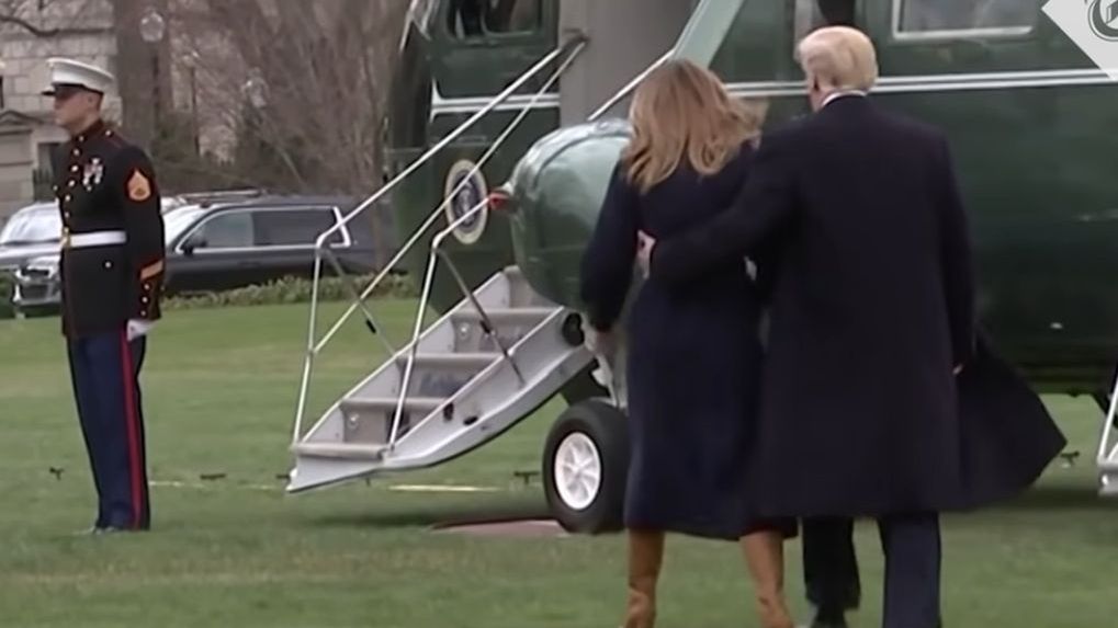 Już w dniu inauguracji Melania rzuciła w stronę męża kilka spojrzeń, które publika zapamiętała na długo.