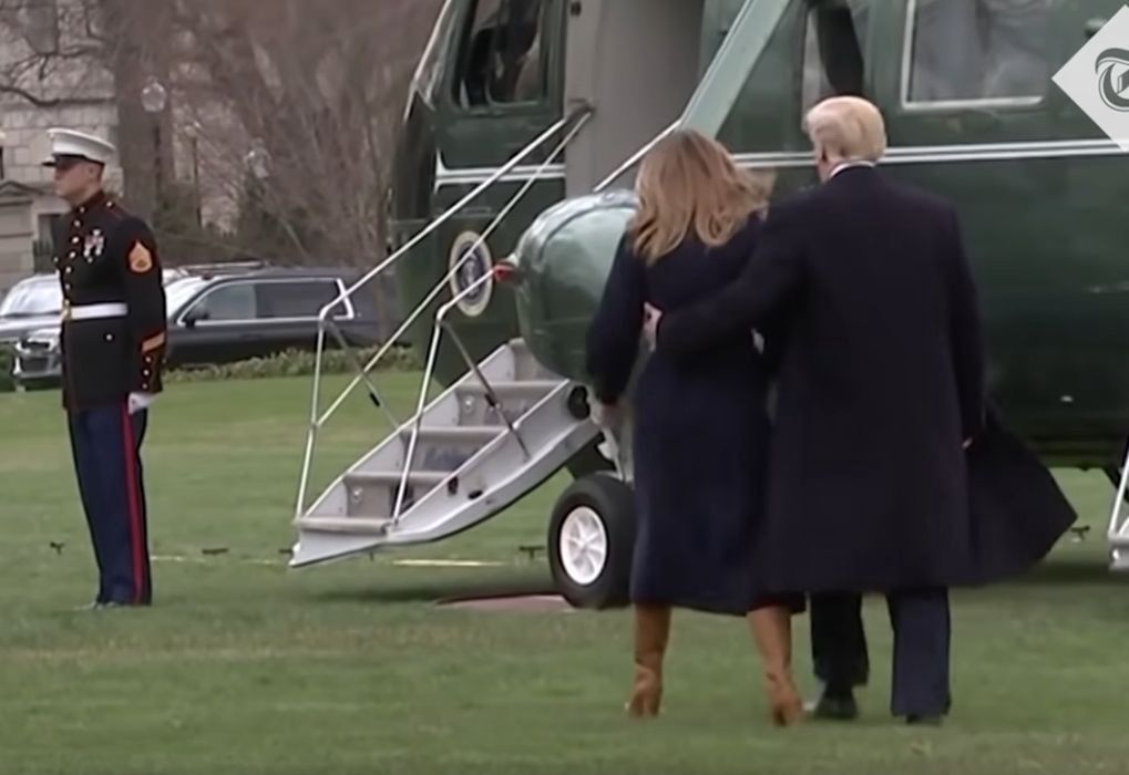 Już w dniu inauguracji Melania rzuciła w stronę męża kilka spojrzeń, które publika zapamiętała na długo.