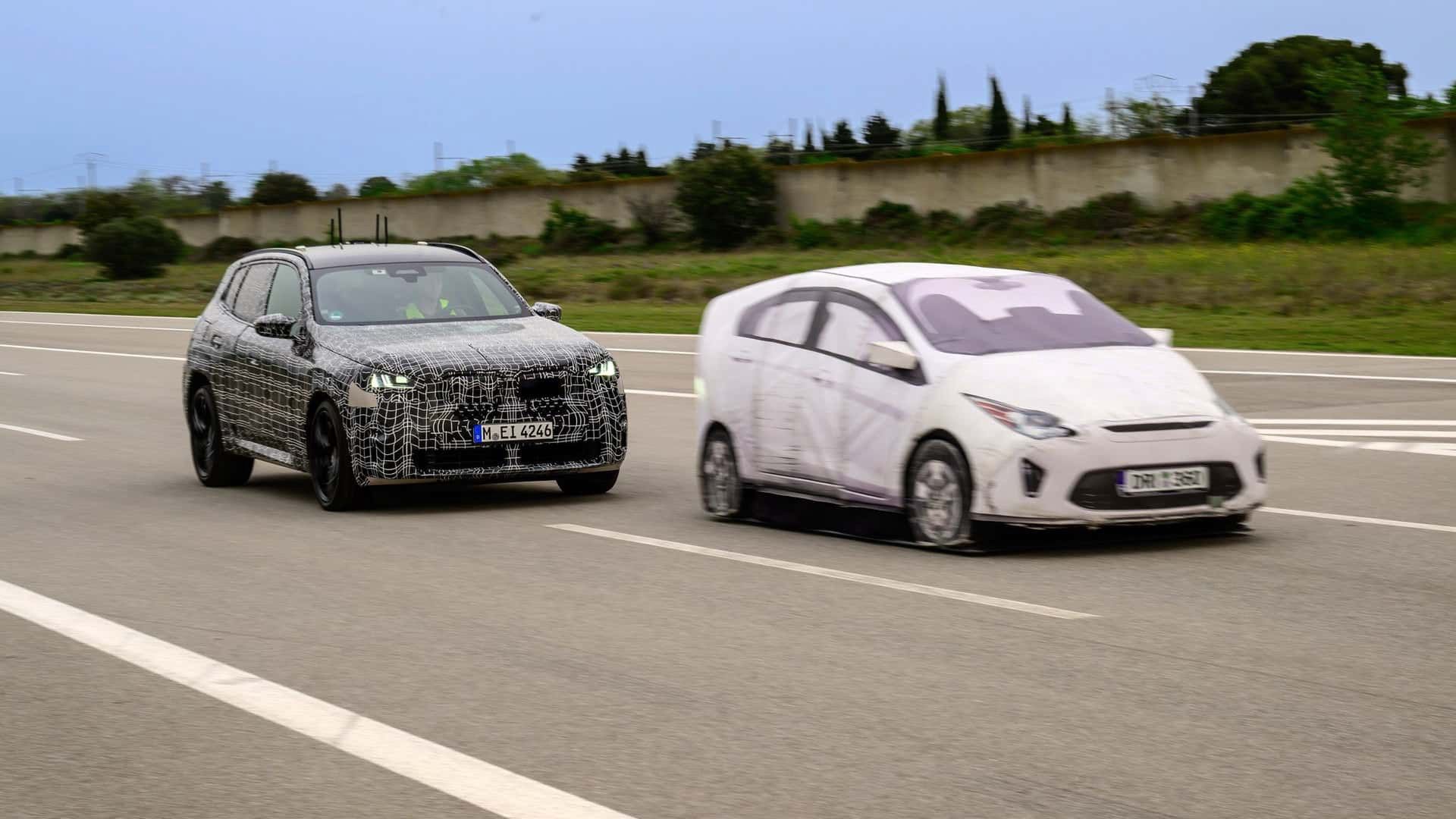 Nowe BMW X1 w kamuflażu