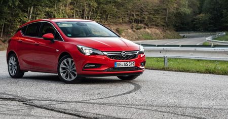 Nowy Opel Astra K 1.6 CDTi (2015) - zdjęcia