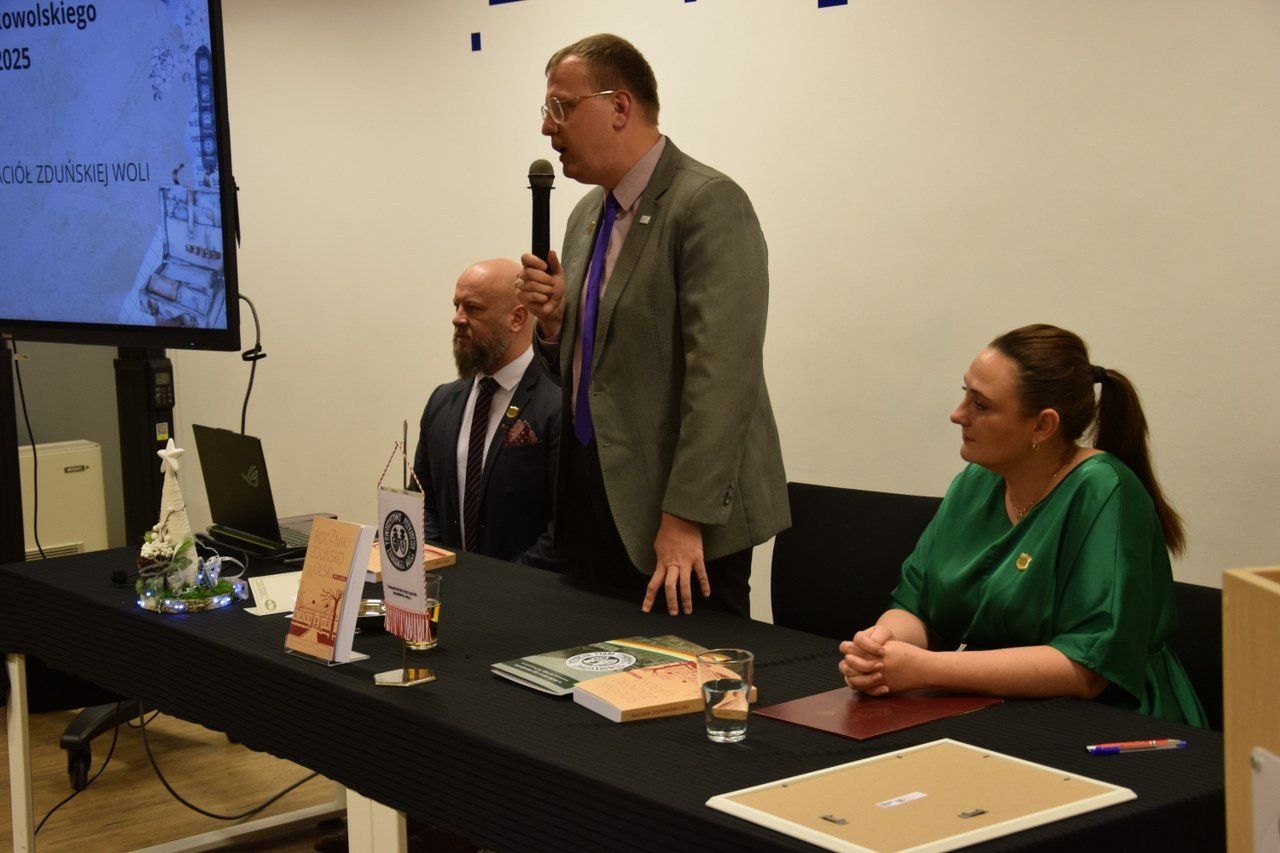 &#34;Rocznik Zduńskowolski&#34; jest już dostępny dla czytelników. W Ratuszu odbyła się promocja wydawnictwa