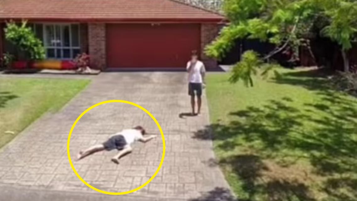 Nastolatek udawał martwego przed kamerami Google 