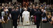 Papież na Koncercie przed Bożym Narodzeniem. Muzyka prowadzi serca ku Bogu