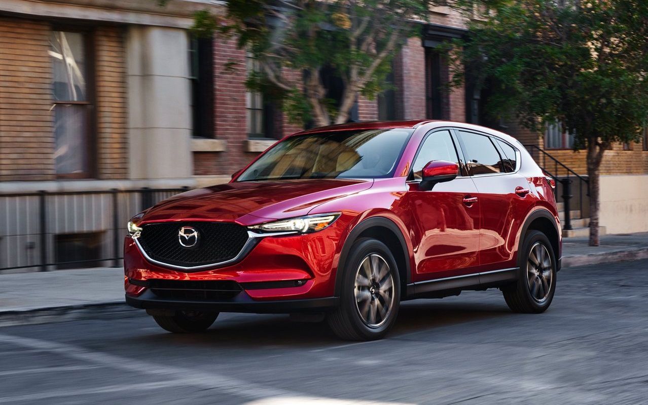 Tylny napęd i sześciocylindrowe silniki. Mazda szykuje nowego SUV-a CX-50?