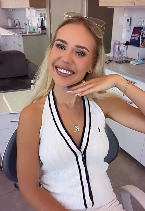 Przybrana córka Rutkowskiego z nowymi zębami (Instagram)