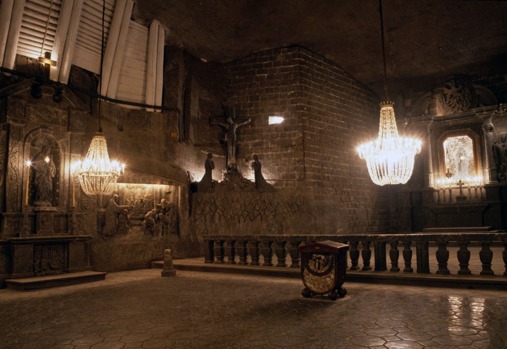 The cathedral, Wieliczka salt mineThe cathedral carved out of the rock salt in Wieliczka salt mine (Unesco World Heritage List, 1978), Poland.DEA / W. BUSSplace of interest, carving, chapel of st kinga, wieliczka salt mine, wieliczka