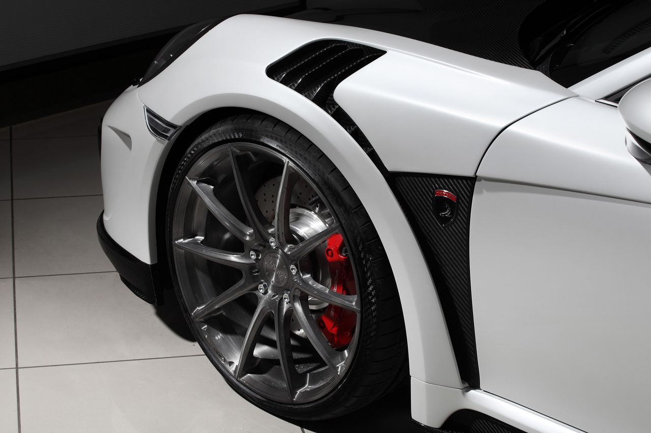 Utworzono kanały przepływu powietrza działające dokładnie na tej samej zasadzie co w 911 GT3 RS.