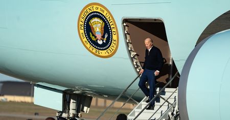 Więcej żołnierzy USA w Polsce? Biden odpowiada