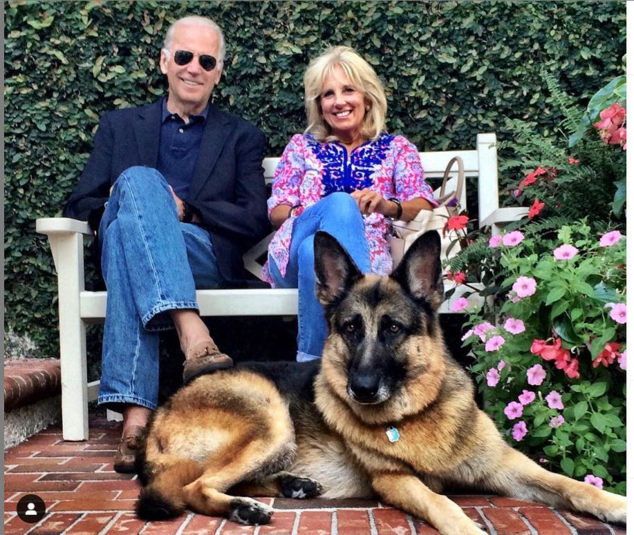 Joe i Jill Biden z Champsem