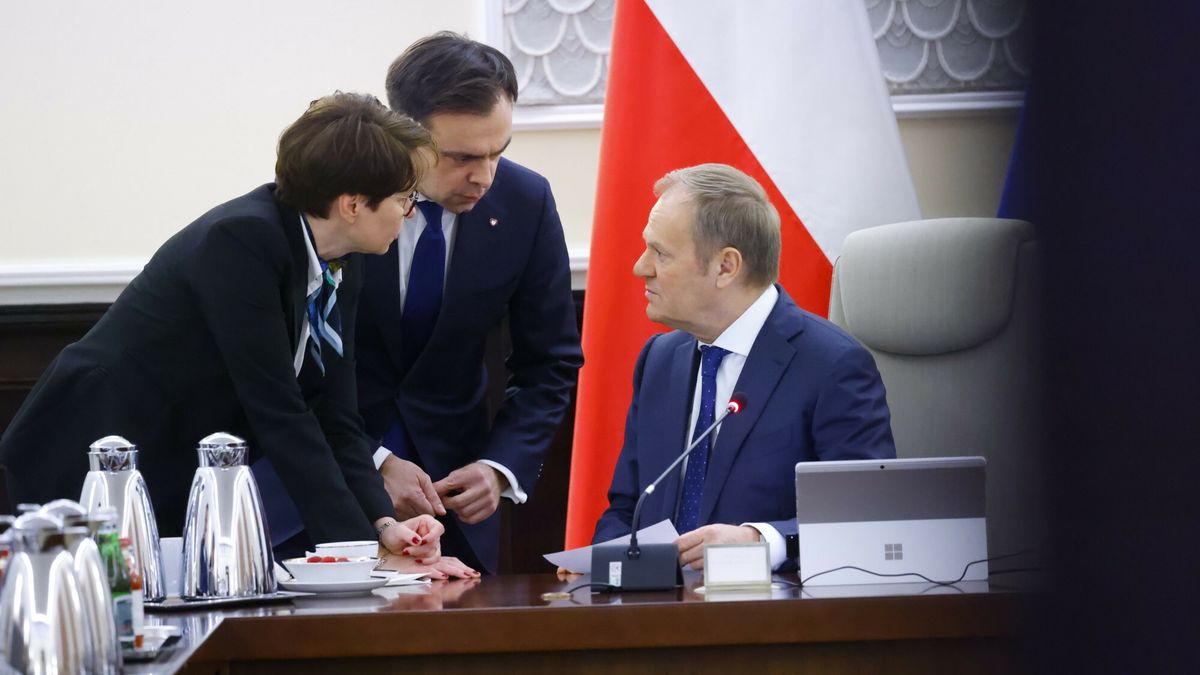 Posiedzenie rz?du
03.12.2024. Warszawa. Posiedzenie rzadu. Fot. Filip Naumienko/REPORTER 
N/z: Andrzej Domanski, Donald Tusk
Filip Naumienko/REPORTER