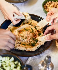 Jak zrobić hummus - przepis na pyszną pastę z ciecierzycy