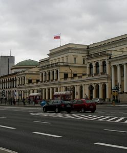Warszawa prywatyzuje i likwiduje miejskie spółki