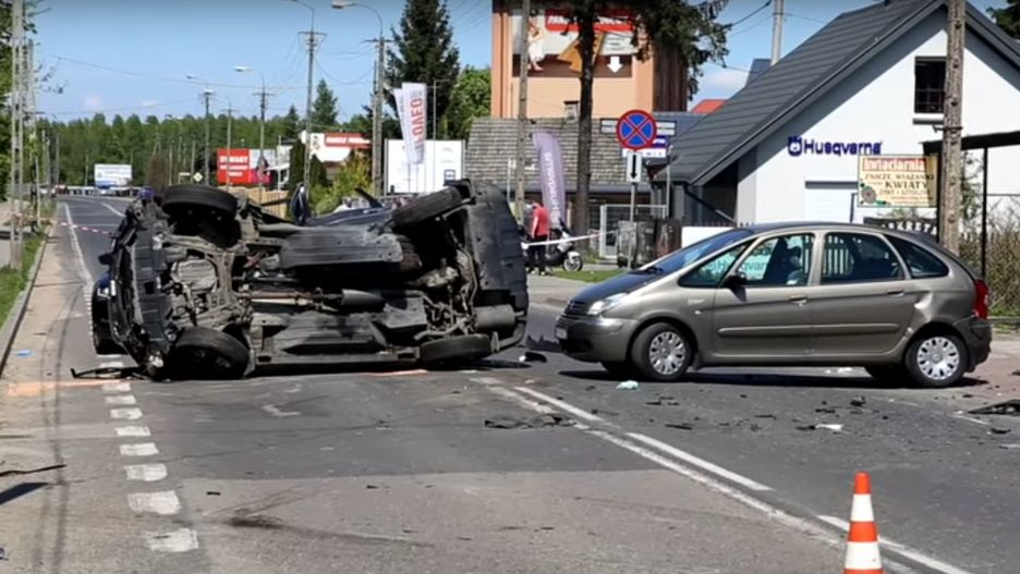 Ostrów Mazowiecka. Tragedia na drodze. 37-latek poszukiwany