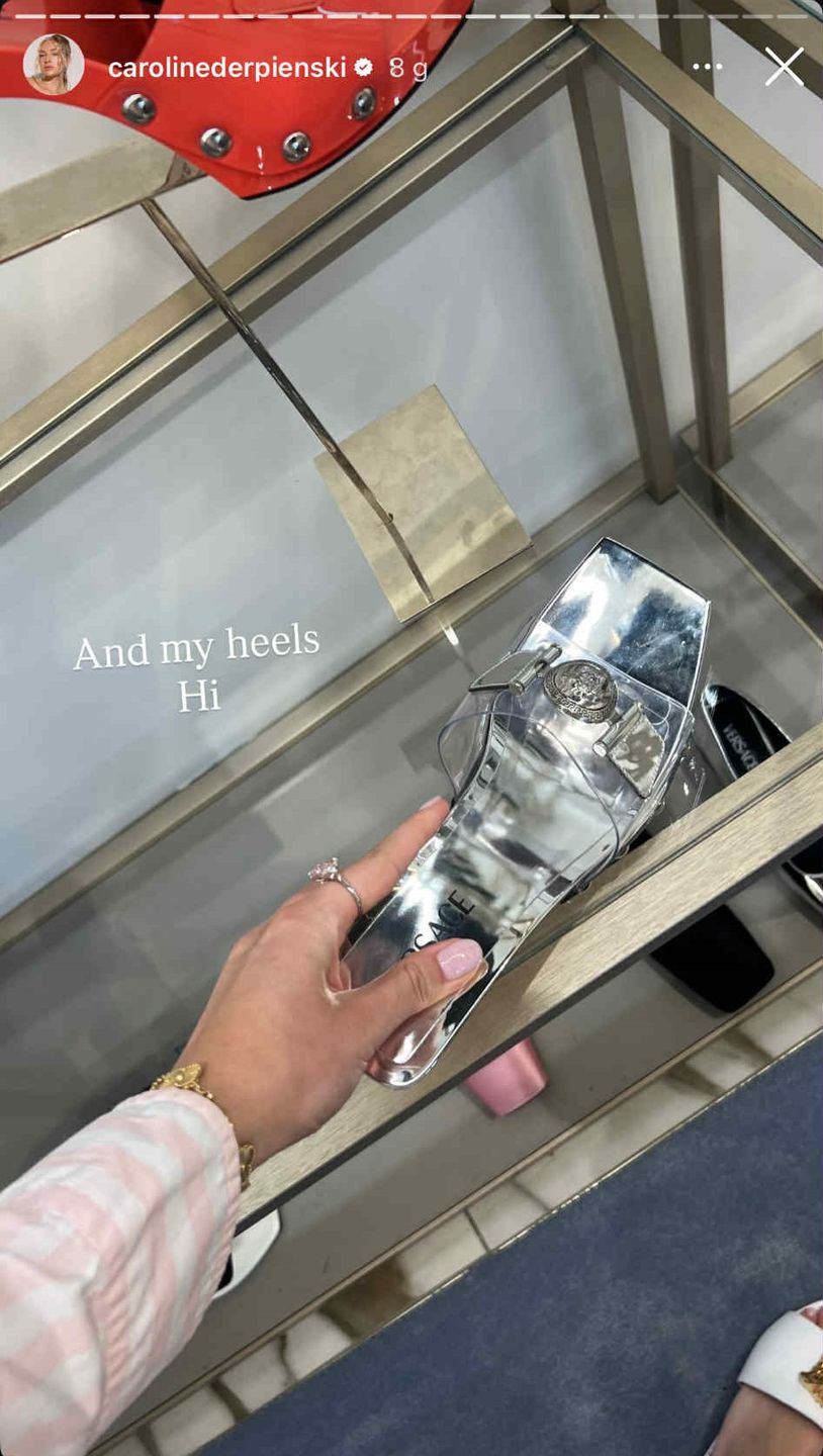 Caroline Derpienski chwali się zakupami