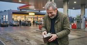 Znalazł portfel na stacji. Zatrzymał pieniądze, resztę wyrzucił