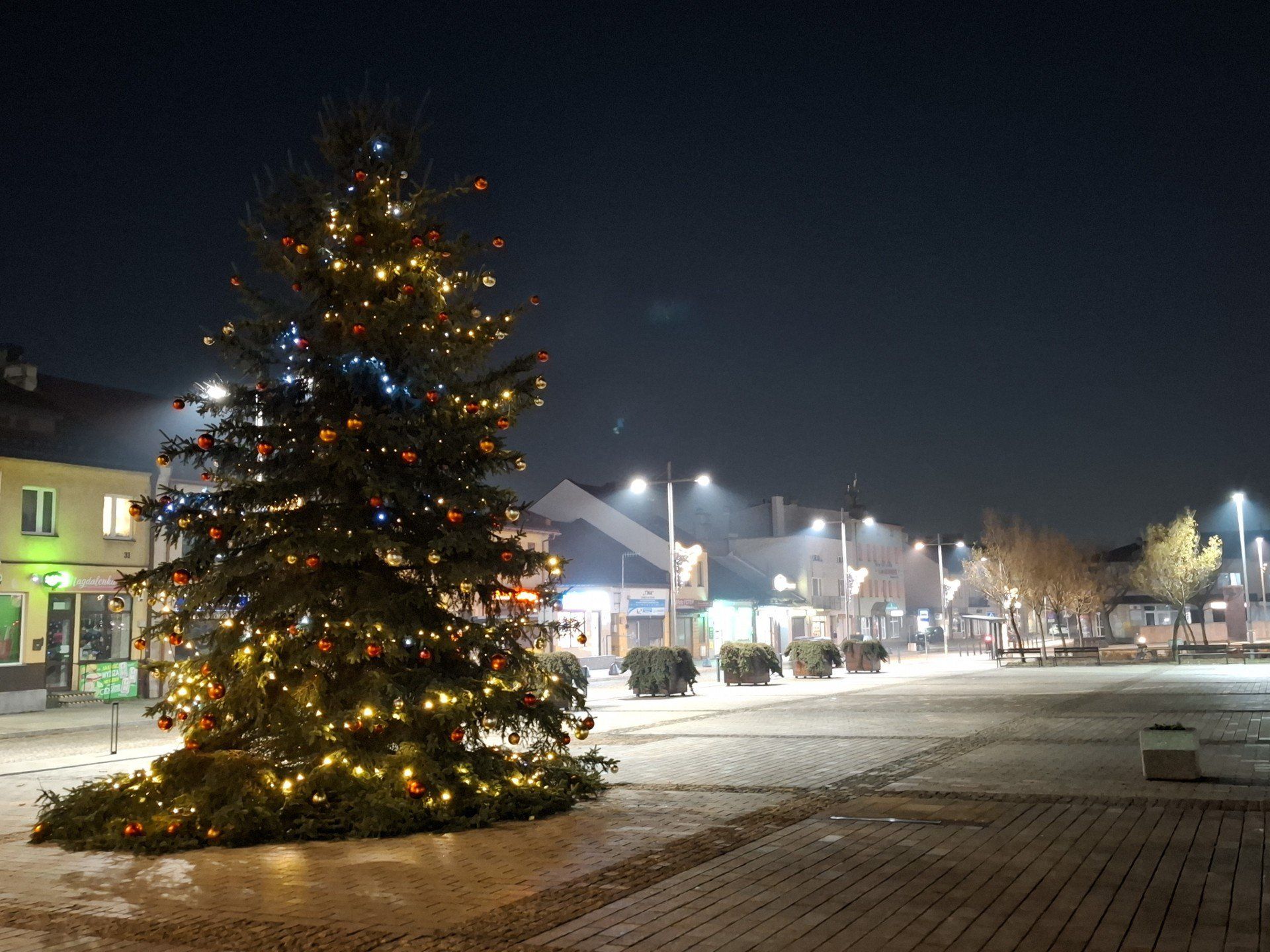 Również na starachowickim Rynku stanęła choinka. 