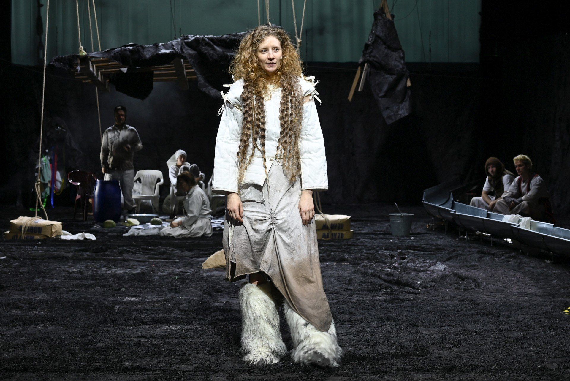 Rolę Marii Wojdan odegra Anna Antoniewicz. Jak przyznaje, ona i bohaterka są od siebie tak różne, tak inne, że to jedno z bardziej fascynujących wyzwań w jej pracy.