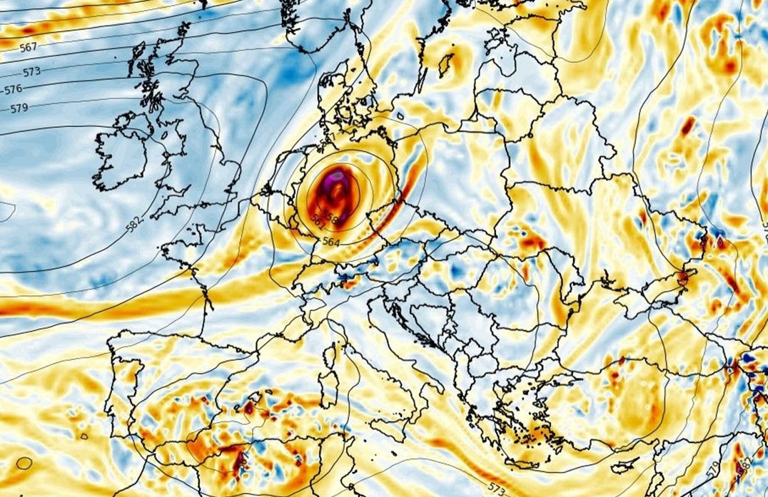Cyklon Dawid zbliża się do Polski i przyniesie załamanie pogody