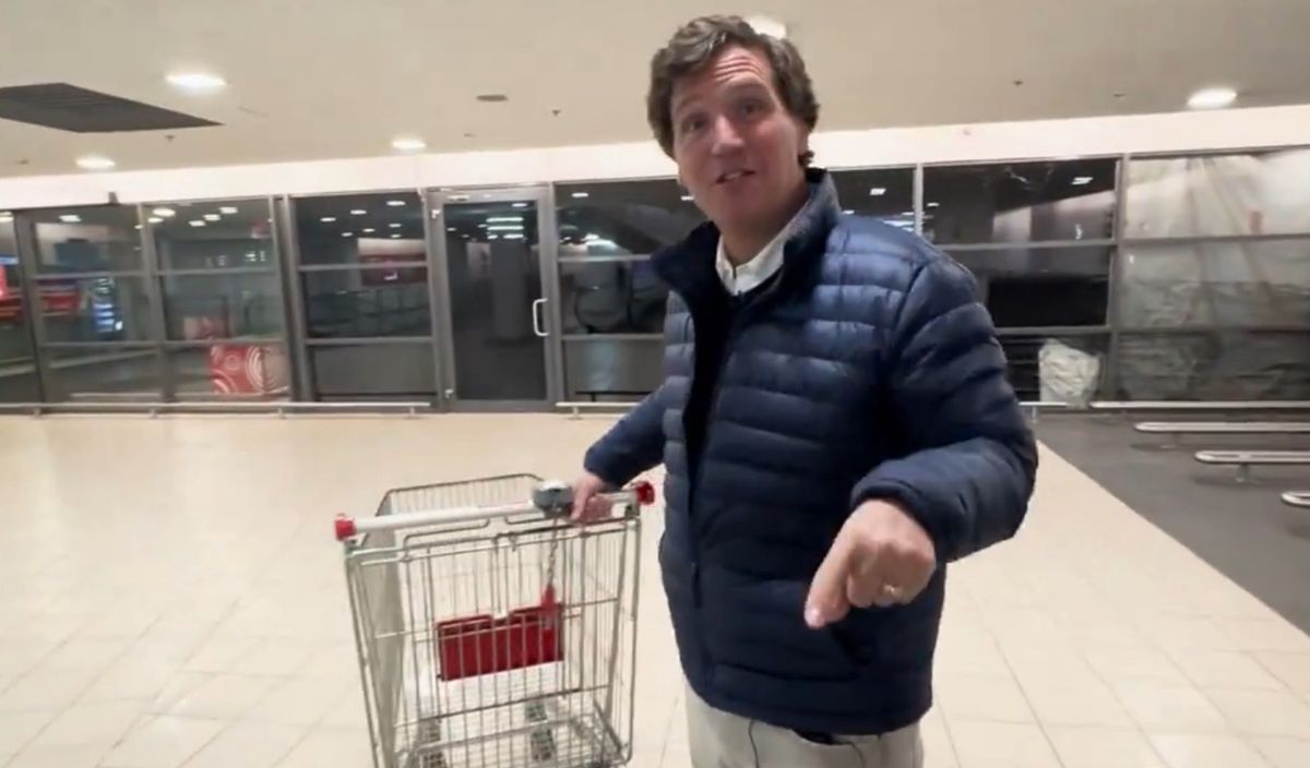 Tucker Carlson wybrał się do rosyjskiego supermarketu