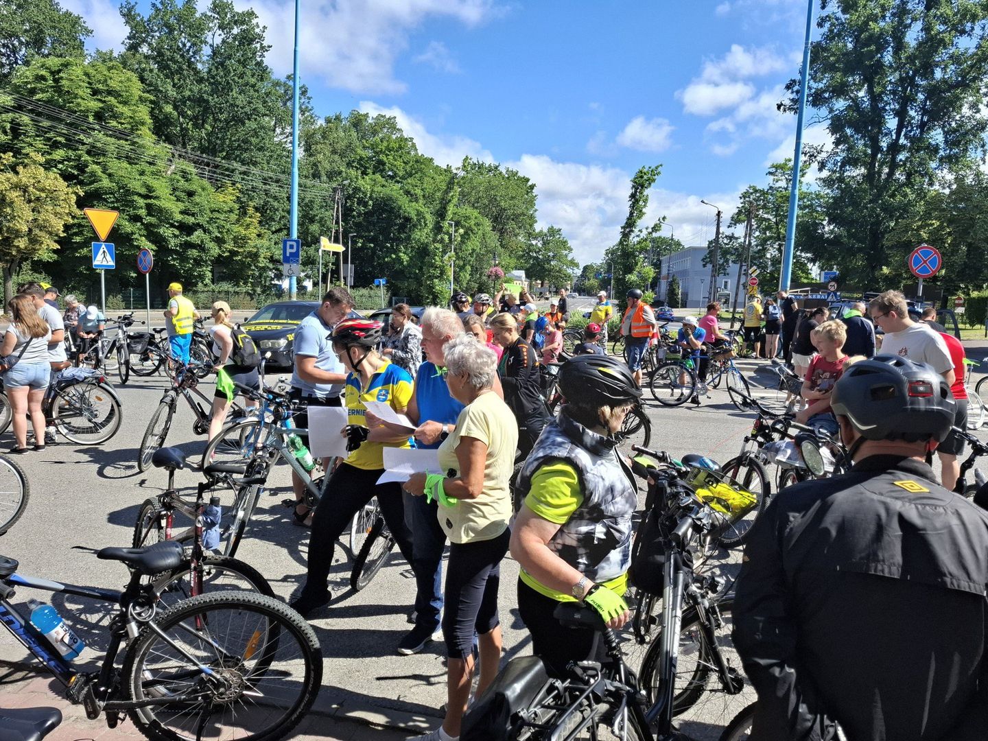 Trwa Ekologiczny Rajd Rowerowy drogami powiatu skierniewickiego