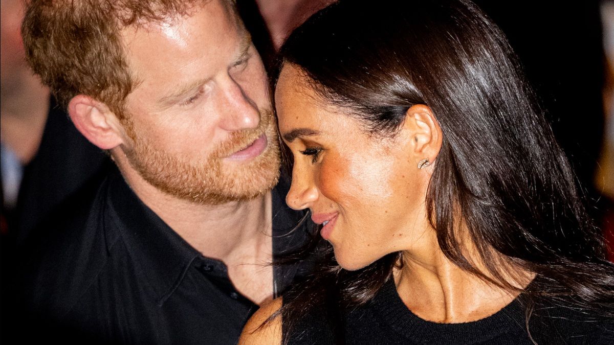 Książę Harry i Meghan Markle wychowują dzieci w "nieortodoksyjny" sposób. "Istnieje zrozumiała obsesja"